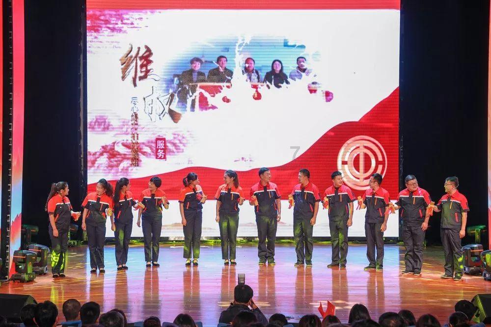 郑钧老婆41岁生日,陈乔恩霍思燕为其庆祝,姐姐们同框超养眼