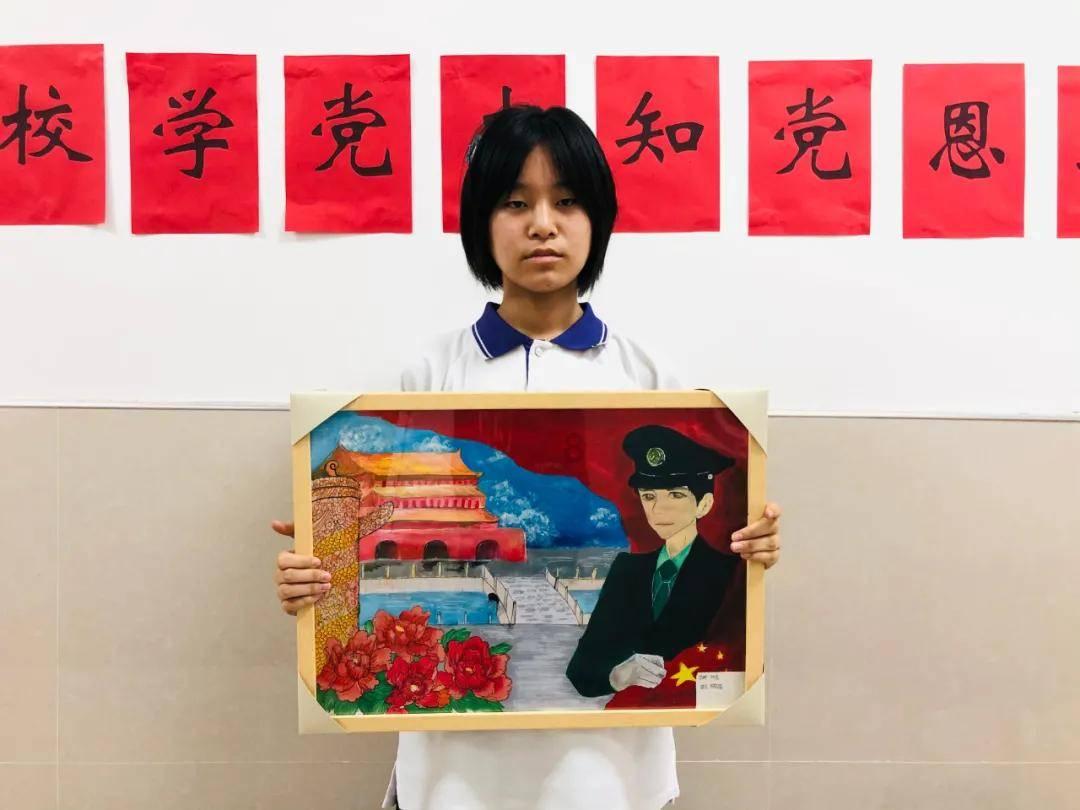 江西赣州两商贩互扔草莓，目击者：比价起争执，有个商贩草莓扔完了